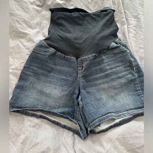 1822 Denim Maternity Shorts Size 31